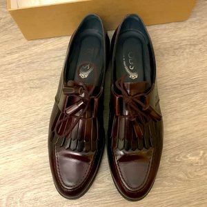 Good condition Tod’s burgundy leather loafers.